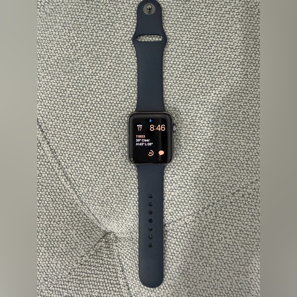 Pre-owned Apple watch series 3 42mm
